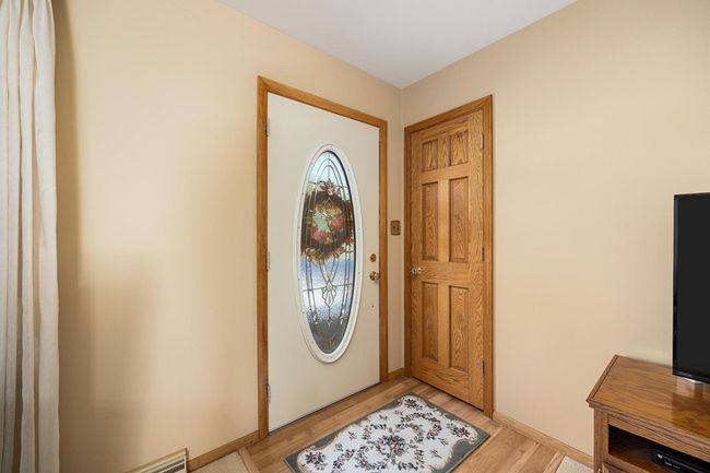 107 E Hickory St, House other with 2 bedrooms, 1 bathrooms and 2 parking in Chatsworth IL | Image 9