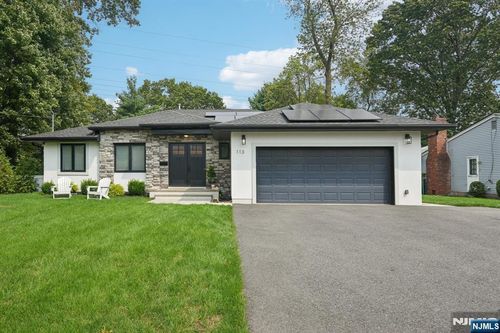 113 Country Ln, Clifton, NJ, 07013-3832 | Card Image
