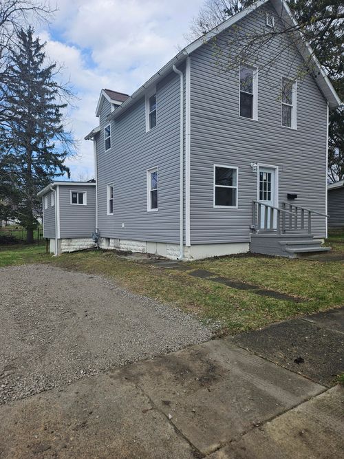 717 Bristol St, Adrian, MI, 49221-2318 | Card Image