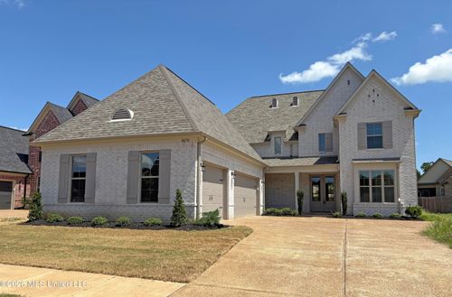 8070 Old Addison Dr, Olive Branch, MS, 38654-7254 | Card Image