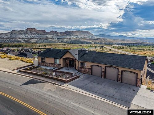 2040 Teton Blvd, Green River, WY, 82935-6237 | Card Image