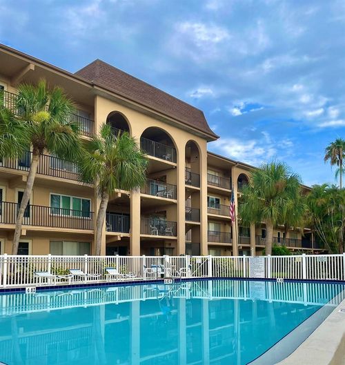 c34-2525 W Bay Dr, BELLEAIR BLUFFS, FL, 33770-1948 | Card Image