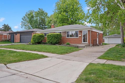 13144 Stamford Ave, Warren, MI, 48089-4582 | Card Image