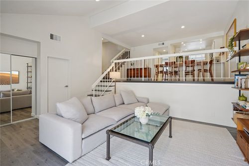 b-18356 Collins St, Tarzana, CA, 91356 | Card Image