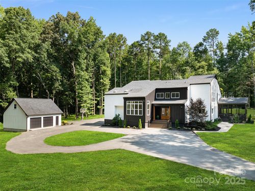 202 Walden Ln, Matthews, NC, 28104-7853 | Card Image