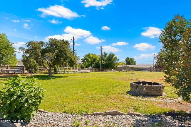 1620 Selah Loop Rd-21 | Image 18