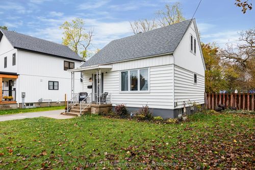 {{alt}} | Card Image