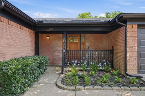 1113 Norwood Dr, Hurst, TX, 76053-4517 | Card Image
