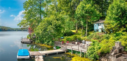 24 Crescent Dr, Holmes, NY, 12531-5528 | Card Image