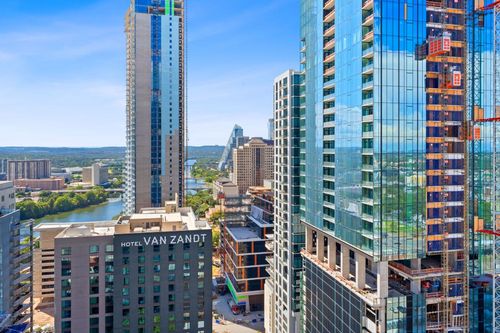 unit-2410-84 N Interstate 35, Austin, TX, 78701-4982 | Card Image