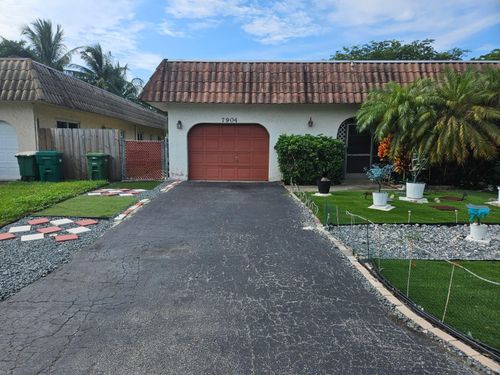 7904 Nw 70th Ct, Tamarac, FL, 33321-8404 | Card Image