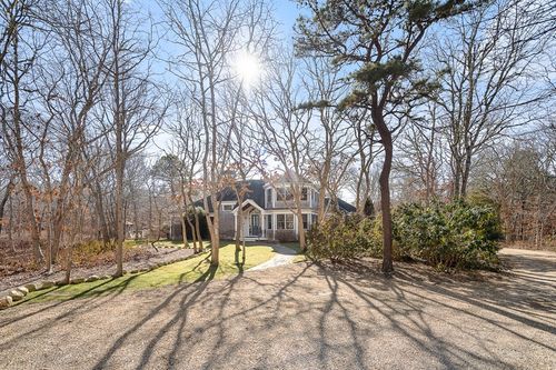 34 S Pond Rd, Vineyard Haven, MA, 02568-7923 | Card Image
