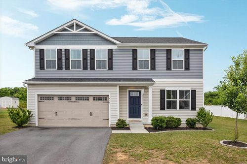 416 Switchgrass Ct, BUNKER HILL, WV, 25413-1155 | Card Image