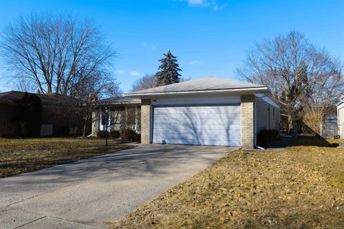 14923 Westpoint Dr, Sterling Heights, MI, 48313-3682 | Card Image