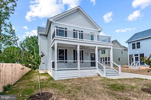 207 Lincoln Ave, COLONIAL BEACH, VA, 22443-2139 | Card Image