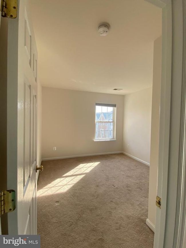 12022 Kemps Landing Cir, Townhouse with 4 bedrooms, 4 bathrooms and null parking in MANASSAS VA | Image 12