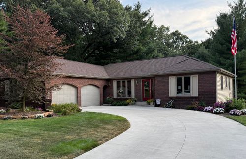 2401 Elderwood Dr Nw, Grand Rapids, MI, 49544-1713 | Card Image