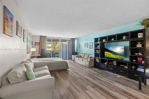 1-1690 Ne 191st St, Miami, FL, 33179-4103 | Card Image