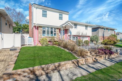 257 Garden City Road, Hempstead, NY, 11010 | Card Image