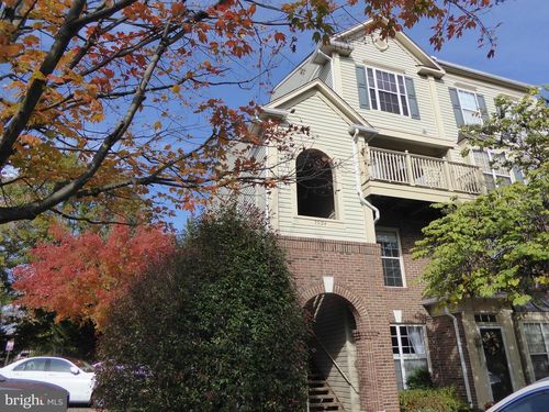 302-7024 Metropolitan Pl, FALLS CHURCH, VA, 22043-2329 | Card Image