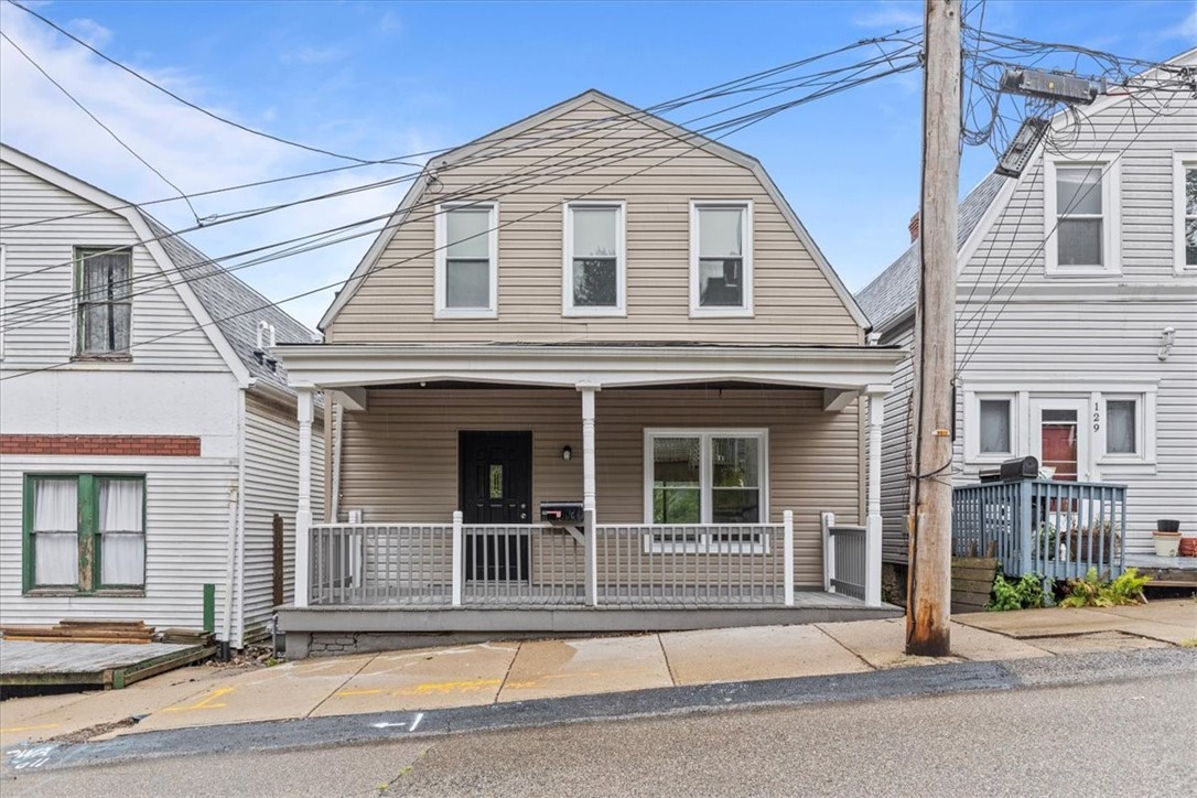 View St, Oakmont, PA 15139