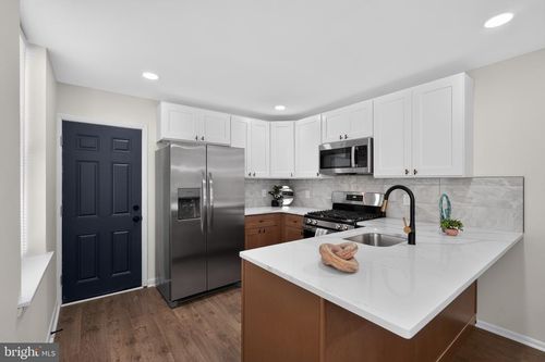4437 N 19th St, PHILADELPHIA, PA, 19140-1001 | Card Image