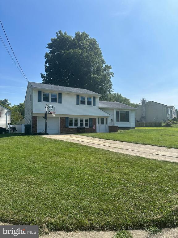 Saddle Ridge Rd, Voorhees, NJ 08043