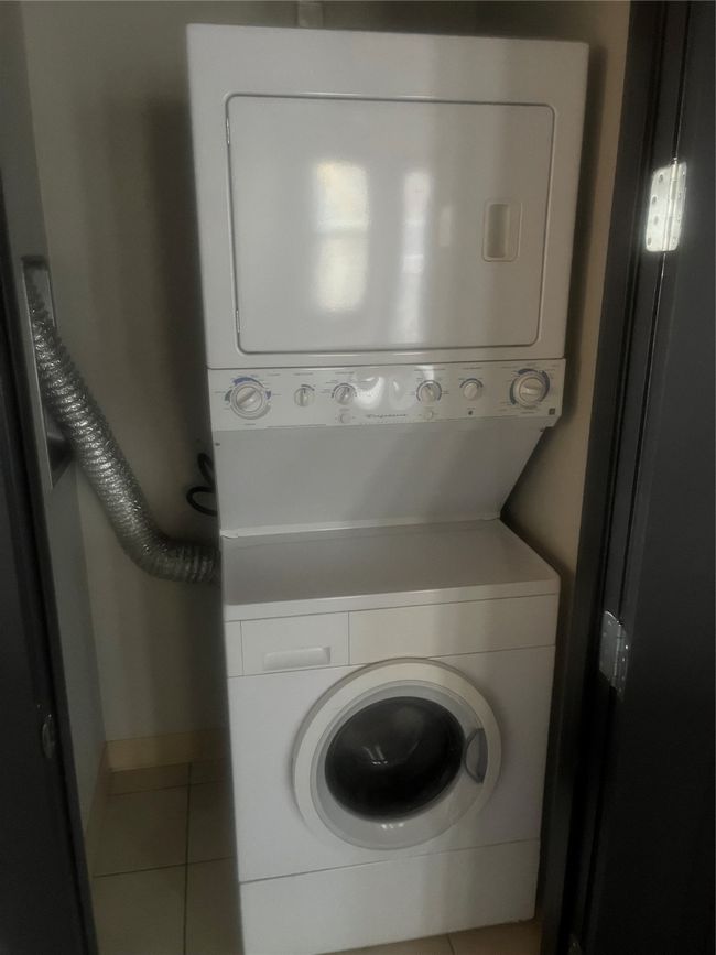 Units include washer/dryer | Image 6