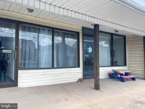 5 Broad St, Beaver Meadows, PA, 18216-6517 | Card Image