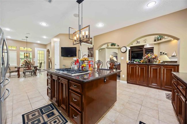 10714 Crestwater Cir, House other with 5 bedrooms, 5 bathrooms and 3 parking in Magnolia TX | Image 15