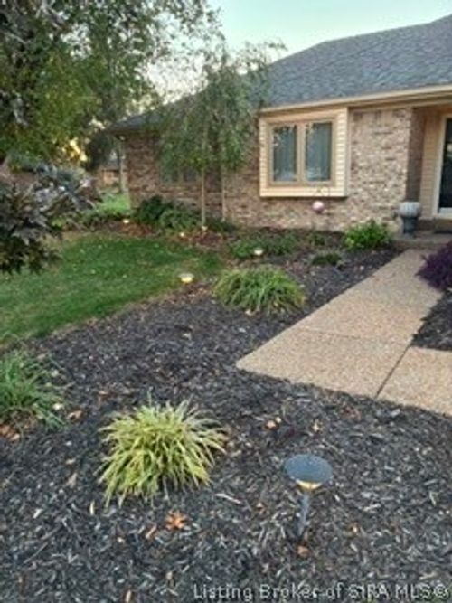 2105 Twinbrook Drive, Sellersburg, IN, 47172 | Card Image
