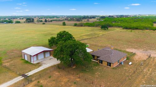 12897 La Vernia Rd, Saint Hedwig, TX, 78152-9647 | Card Image