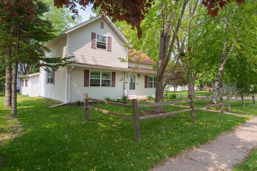 400 W Mill St, Loyal, WI, 54446-9567 | Card Image