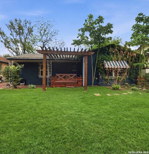 1938 W Kings Hwy, San Antonio, TX, 78201-4924 | Card Image