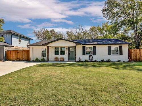 200 E Park St, Little Elm, TX, 75068-5007 | Card Image