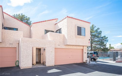 3369 Milenko Dr, Las Vegas, NV, 89121-5135 | Card Image