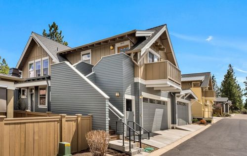 21-2572 Nw Pompy Pl, Bend, OR, 97703-6734 | Card Image