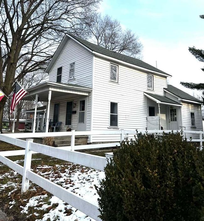 520 N Michigan Ave, House other with 2 bedrooms, 3 bathrooms and null parking in Big Rapids MI | Image 9