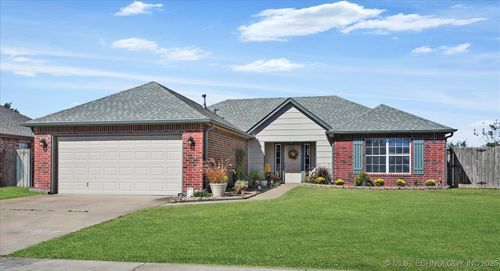 11904 N 109th East Ave, Collinsville, OK, 74021-5508 | Card Image