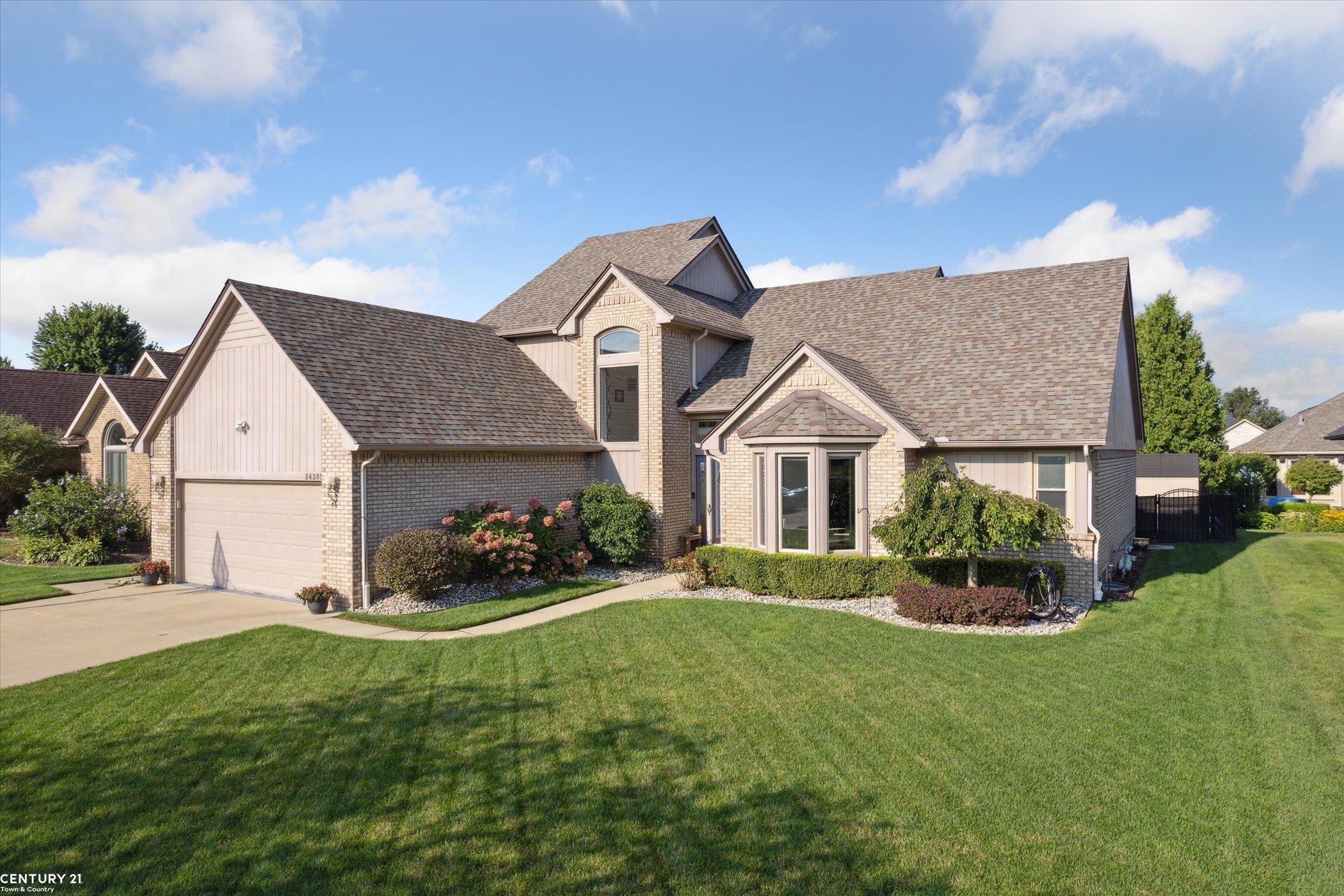 Amber Dr, Macomb, MI 48042