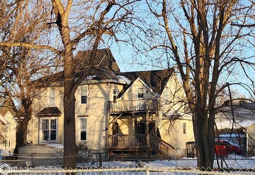 414 S Jackson Ave, Eagle Grove, IA, 50533-2424 | Card Image