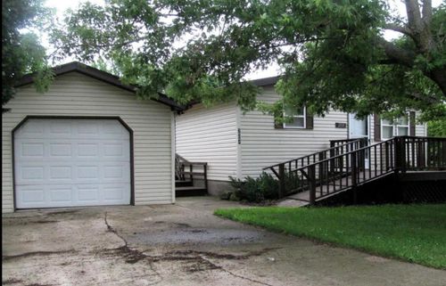 204 E 5th St, Lake Park, IA, 51347-7745 | Card Image