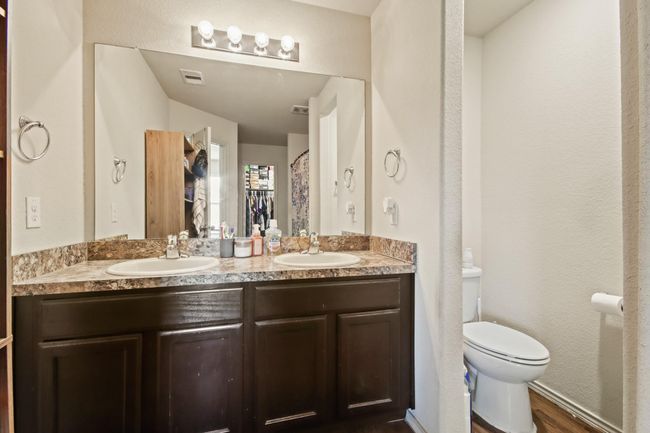 Primary Bathroom | Image 12