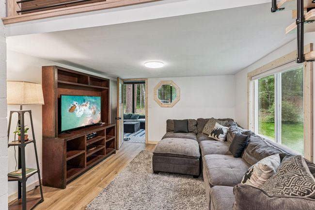 05_Interior.jpg | Image 11