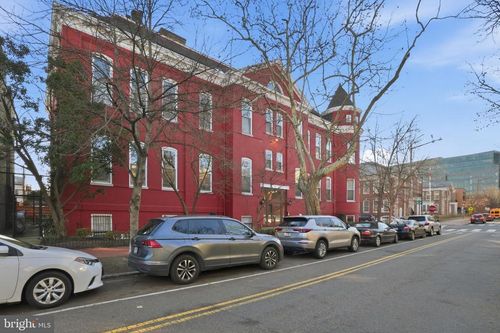 apt-32-301 G St Ne, WASHINGTON, DC, 20002-4373 | Card Image
