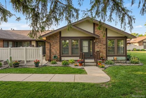 40526 Newport Dr, Plymouth, MI, 48170-4744 | Card Image