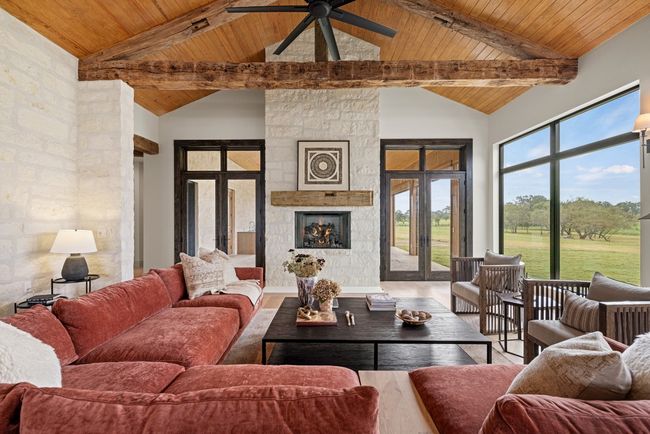 1318 Countryside Bnd, House other with 4 bedrooms, 5 bathrooms and 6 parking in Fredericksburg TX | Image 13