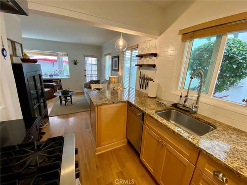 319 Bayview Dr, Hermosa Beach, CA, 90254-5175 | Card Image