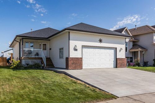 310 Jesmond Drive Sw, Redcliff, AB, T0J2P0 | Card Image