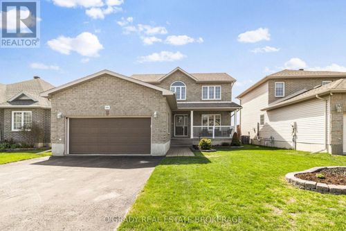 1004 Crestwood Dr, Brockville, ON, K6V7N1 | Card Image
